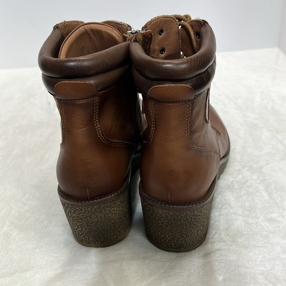 Carmela brown leather wedge ankle boots/booties. Size 39. EUC. - Picture 4 of 8